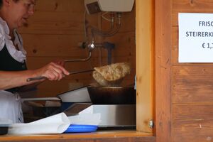 Bauernmarkt haus 0052 12-08-23.jpg