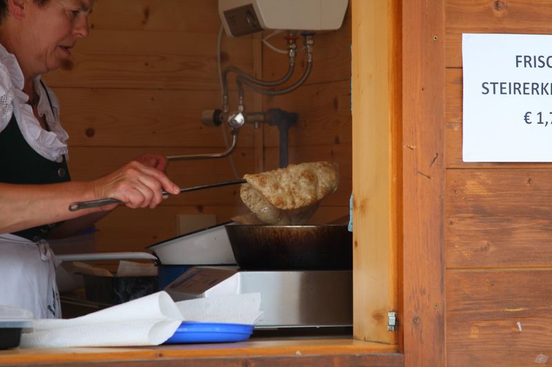 Datei:Bauernmarkt haus 0052 12-08-23.jpg