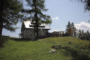 Linzerhaus tauplitzalm 51480 2017-06-24.jpg