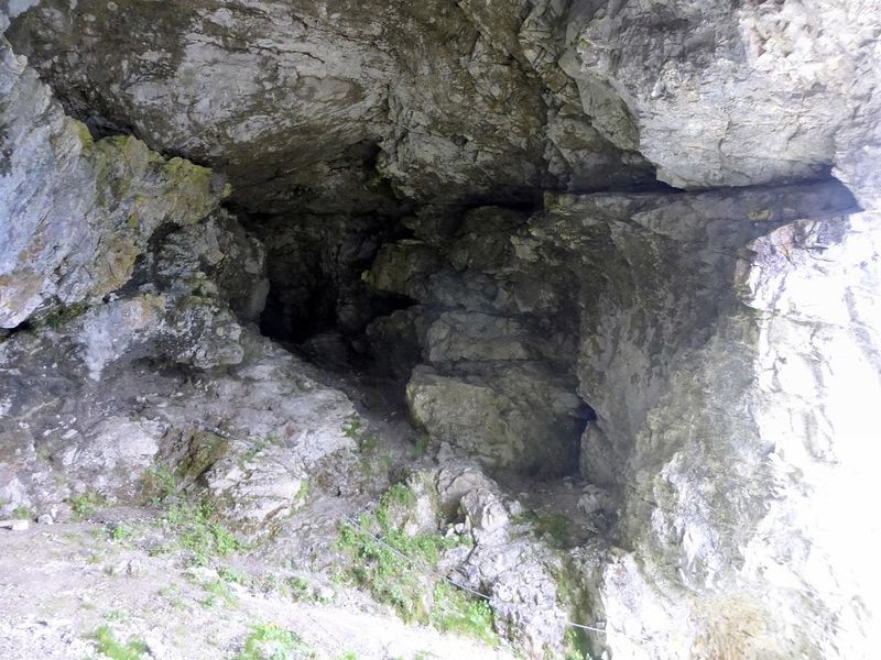 Datei:Wildfrauenhöhle1150457.JPG