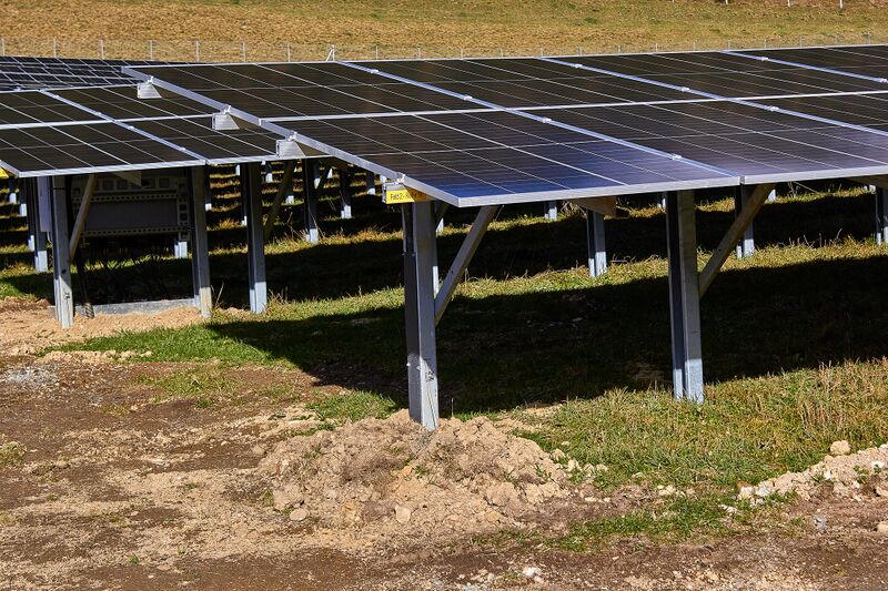 Datei:Solarpark Kaiserau-0011-2022-11-14.jpg