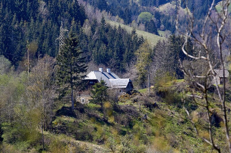 Datei:Vlg.persch burgfried-300233-2023-05-04.jpg