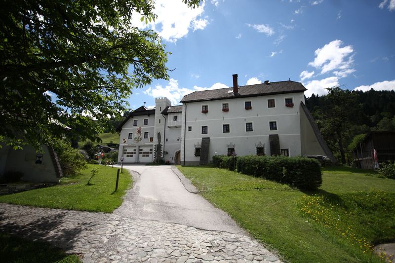 Datei:Schloss Thannegg0001.jpg