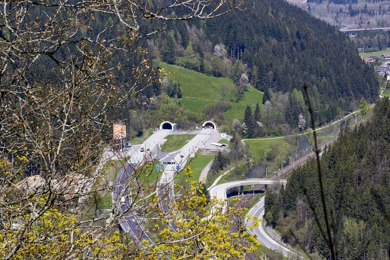 Datei:Selzthaltunnel burg strechau-30010-2023-05-04.jpg