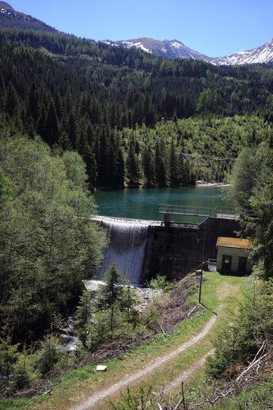 Datei:Staustufe sattental 56677 2017-05-19.jpg