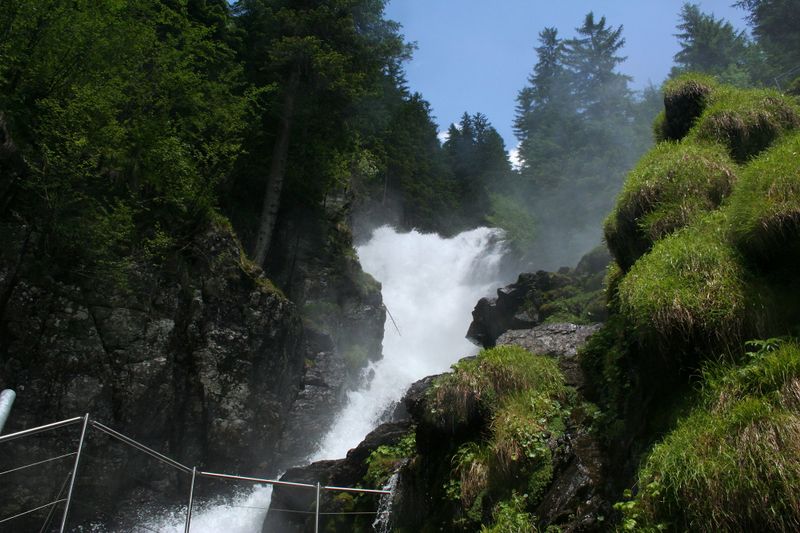 Datei:Alpinsteig höll 12566 2006-06-18.jpg