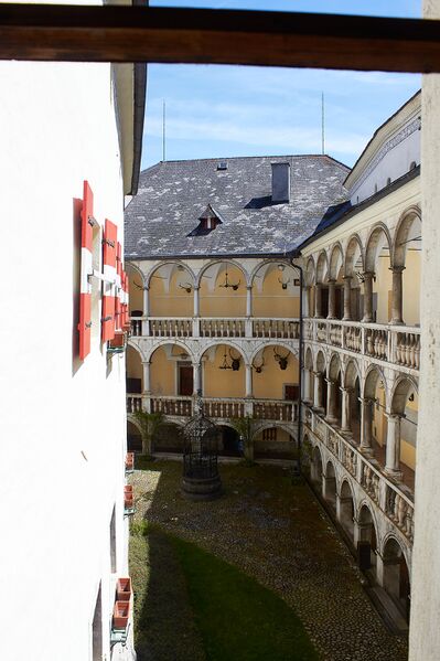 Datei:Burg strechau-300280-2023-05-04.jpg