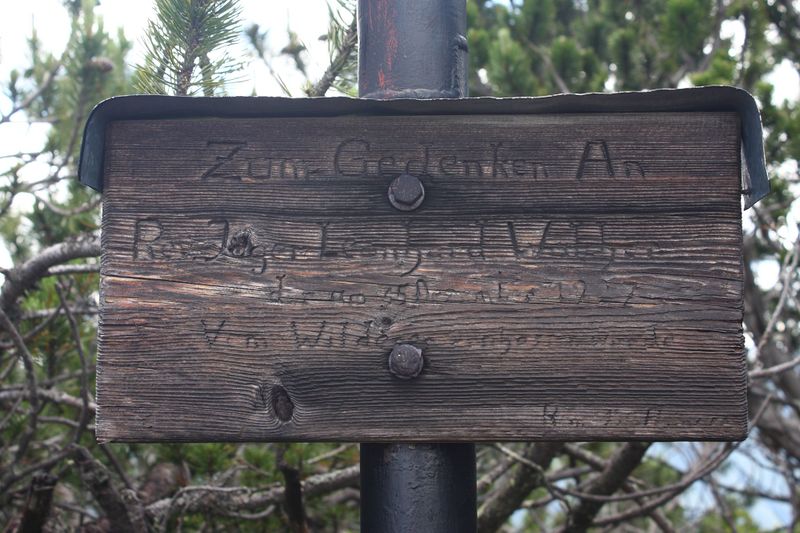 Datei:Marterl -totenkarspitz 66267 2014-07-01.jpg