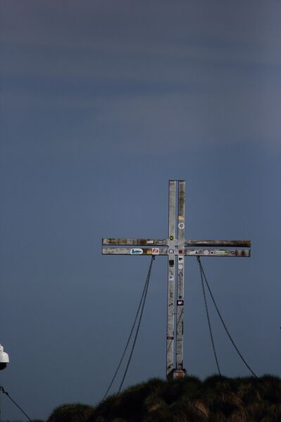 Datei:Kaibling gipfelkreuz 01072 2019-06-09.jpg