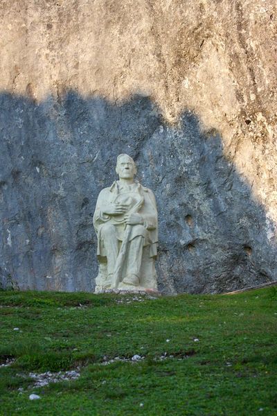 Datei:Roseggerstatue stoder 4072 13-07-14.jpg