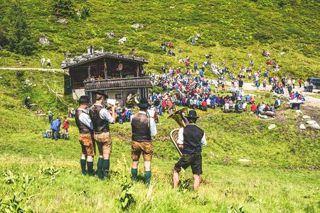 Fest zur Almrauschblüte 01.jpg
