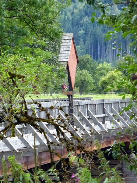 Datei:Heimkehrerkreuz Mödringerbrücke230747.JPG
