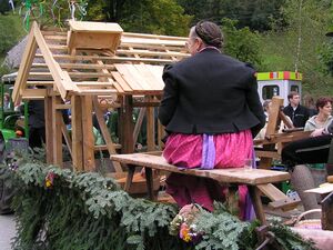 Erntedankfest in Donnersbach 2004 Holzschindeln.JPG