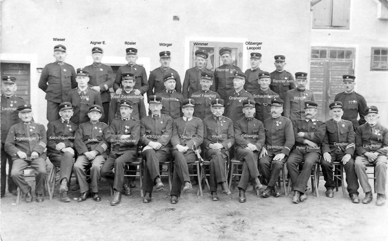 Datei:Feuerwehr Stainach mit Namen.jpg