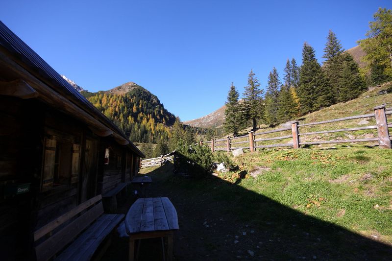 Datei:Kaltherbergalm knallstein 36363 2011-10-18.jpg