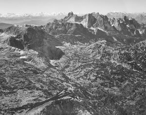 Dachsteingebirge Auf dem Stein 02 1957.jpg