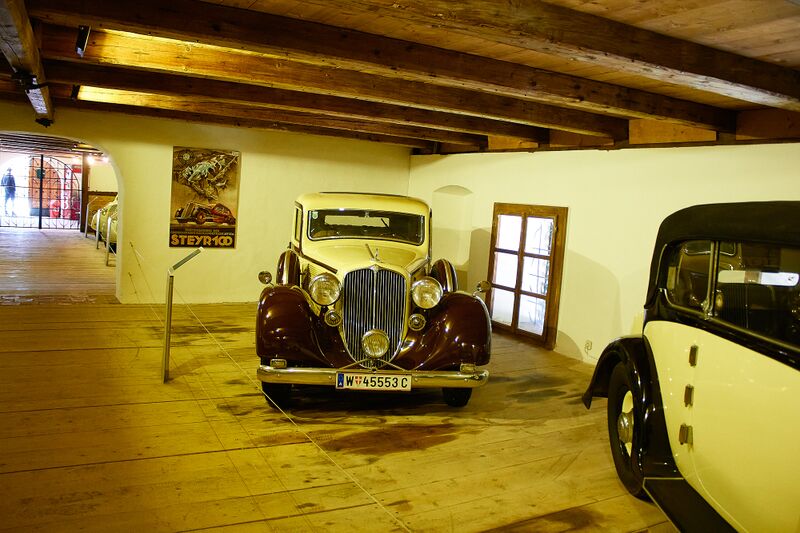 Datei:Oldtimer burg strechau-0072-2023-05-04.jpg