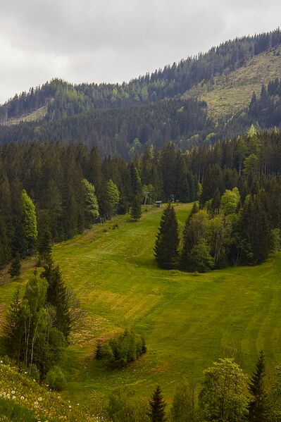 Datei:Skilift johnsbach-4100-2020-05-18.jpg