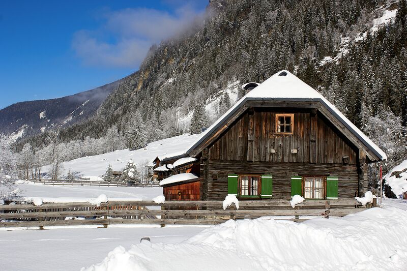 Datei:Weiße wand 1902-0197-2023-01-26.jpg