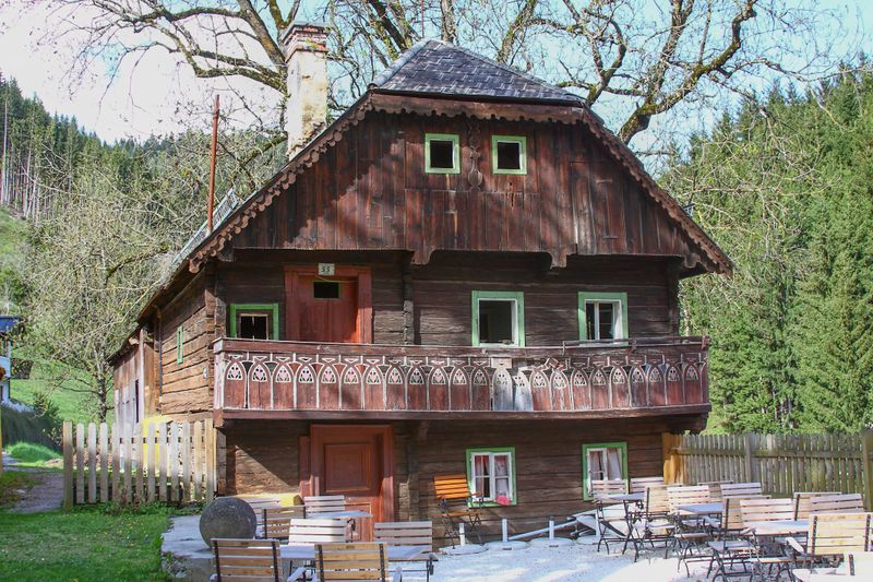 Datei:Mesnerhaus Pichl 01.jpg