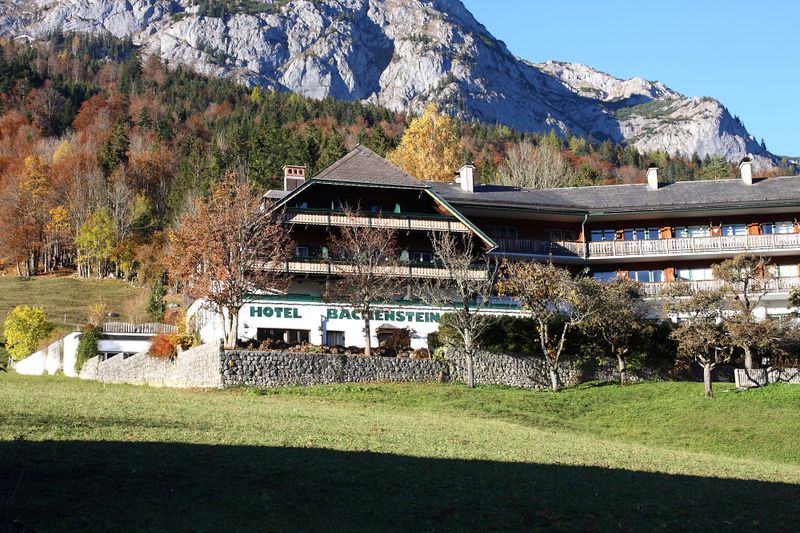 Datei:Hotel backenstein-bräuhof 11437 2015-11-01.jpg