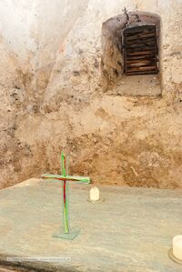 Kunstprojekt Gloria Installation Karner 04.jpg