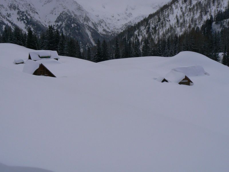 Datei:Fahrlechhütte 3050 2009-03-20.jpg