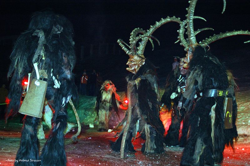 Datei:Krampus Umzug Schladming.jpg
