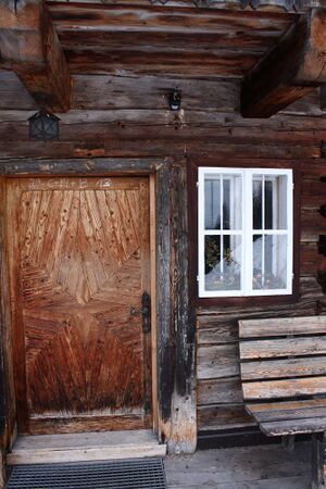 Quellbodenhütte-tür 31137 2013-11-19.jpg