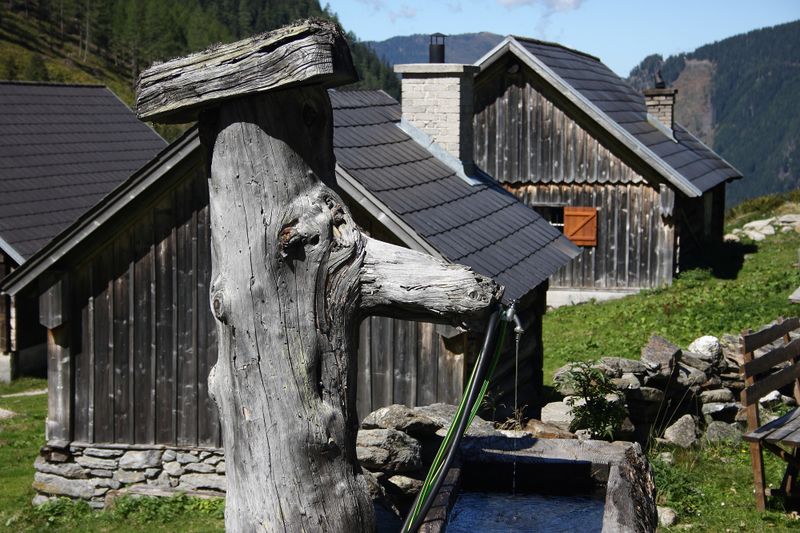Datei:Köckhütte tuchmoaralm 540 13-09-05.jpg