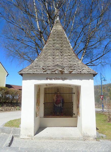 Datei:Marienbildstock in Lassing1.JPG