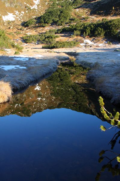 Datei:Unterer klaftersee knallstein 37919 2011-10-18.jpg