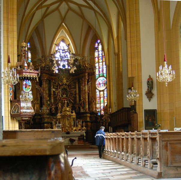 Datei:Kirche in Gröbming R0021258.JPG