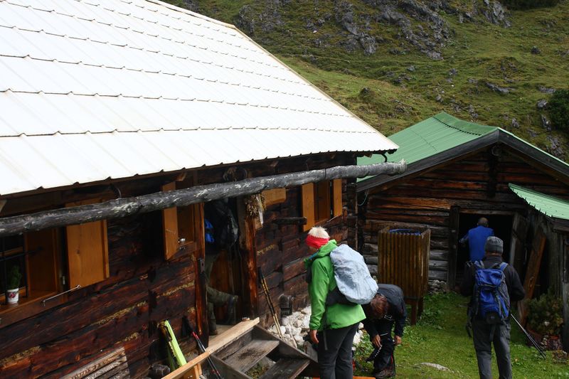 Datei:Rowengerhütte-stornalm 00124 2015-09-06.jpg