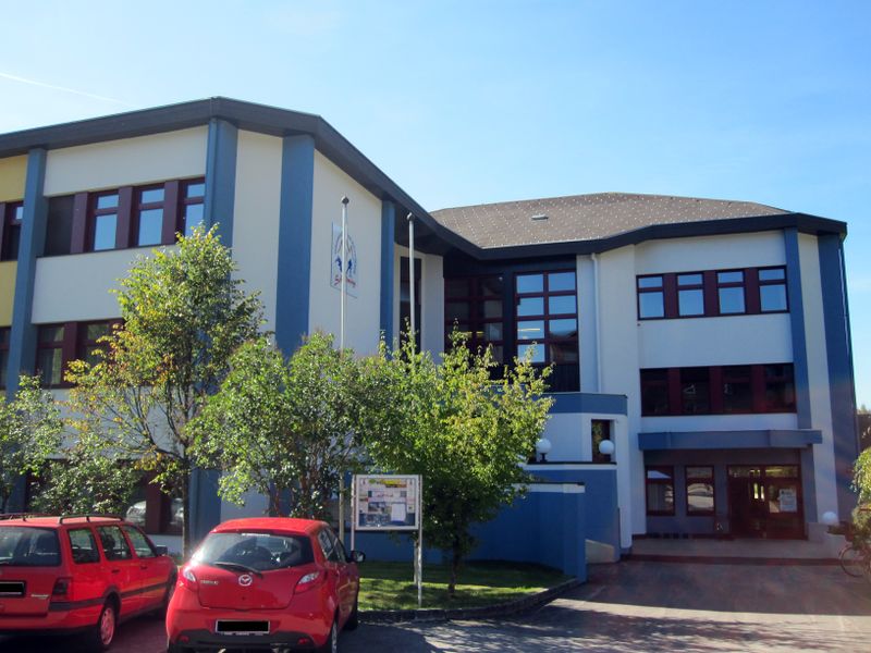 Datei:Ski-Handelsschule Schladmng.jpg