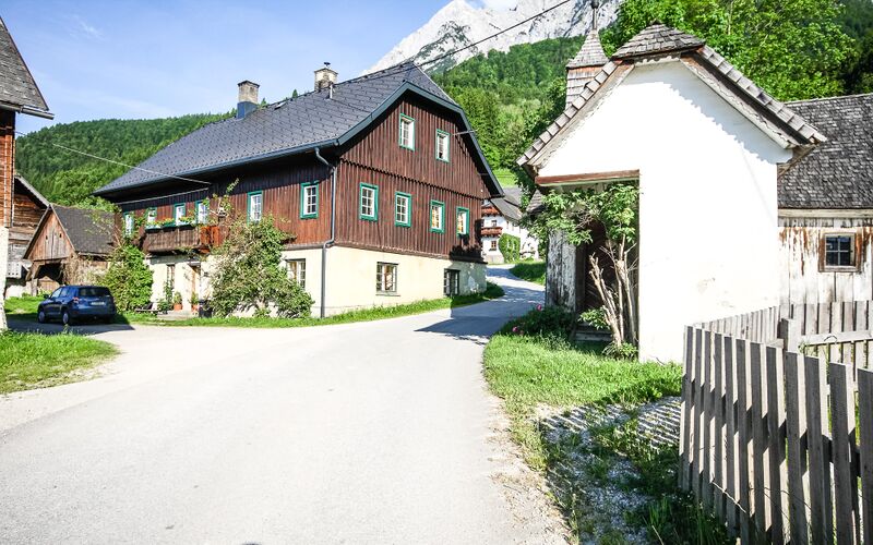 Datei:BH vlg huber niederstuttern-1000-2014-05-26.jpg