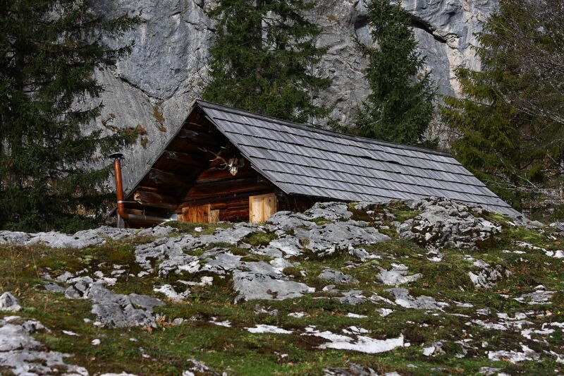 Datei:Oberwasseralm jagdhütte 79184 2014-11-15.jpg