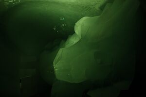 Eispalast dachsteingletscher 93016 2015-06-25.jpg