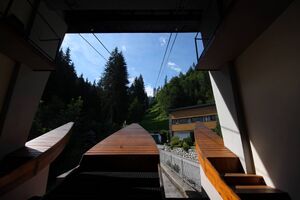 Tauernseilbahn 2368 2011-08-07.jpg