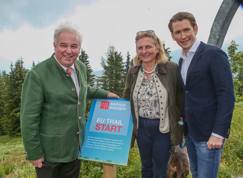 Datei:EU-Ratspräsidentschafts-Übergabe in Schladming 03.jpg