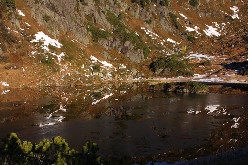 Datei:Unterer klaftersee knallstein 37921 2011-10-18.jpg
