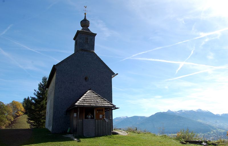 Datei:Johanneskapelle oberhalb des Ennstales.jpg