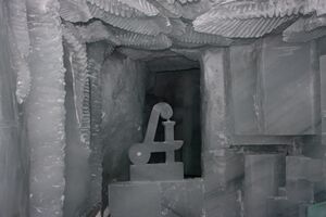 Eispalast dachsteingletscher 92998 2015-06-25.jpg