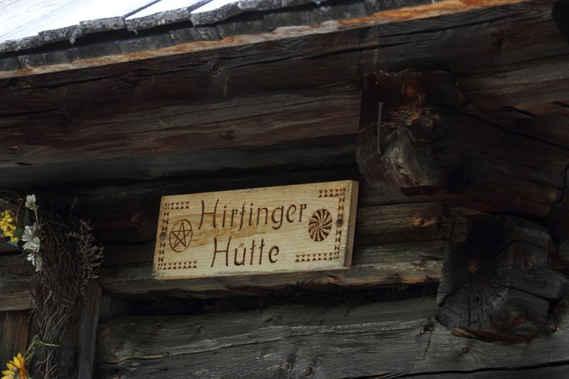 Datei:Hirtingerhütte sattental 46113 2017-05-19.jpg