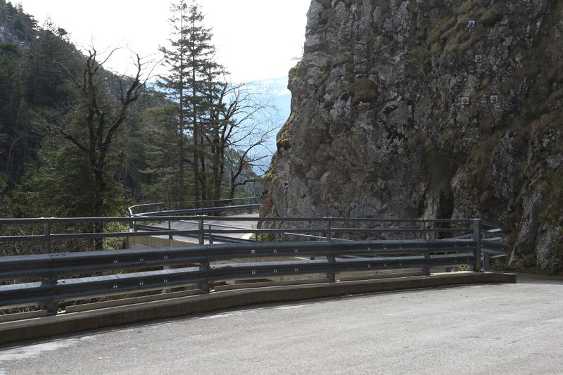 Datei:Pass-Stein-Straße 21020 2016-04-15.jpg