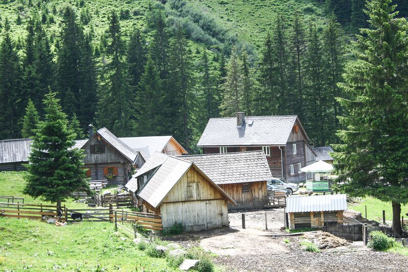 Datei:Schrabachhütte planneralm 65529 2014-06-26.jpg