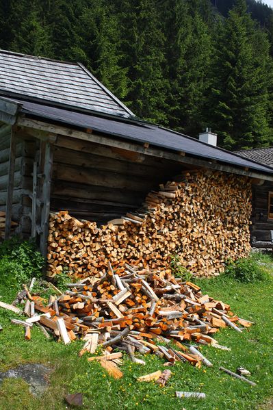 Datei:Eschachhütte 6359 2011-05-27.jpg