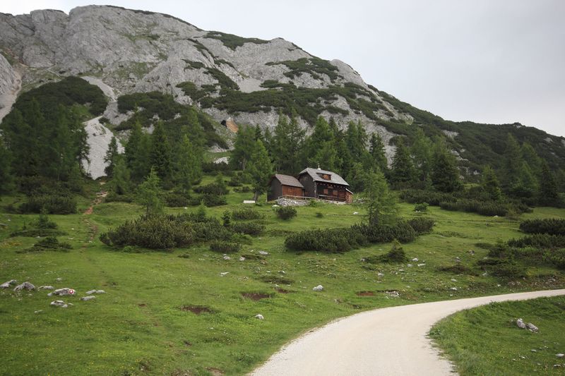 Datei:Marburgerhütte tauplitzalm 51661 2017-06-24.jpg