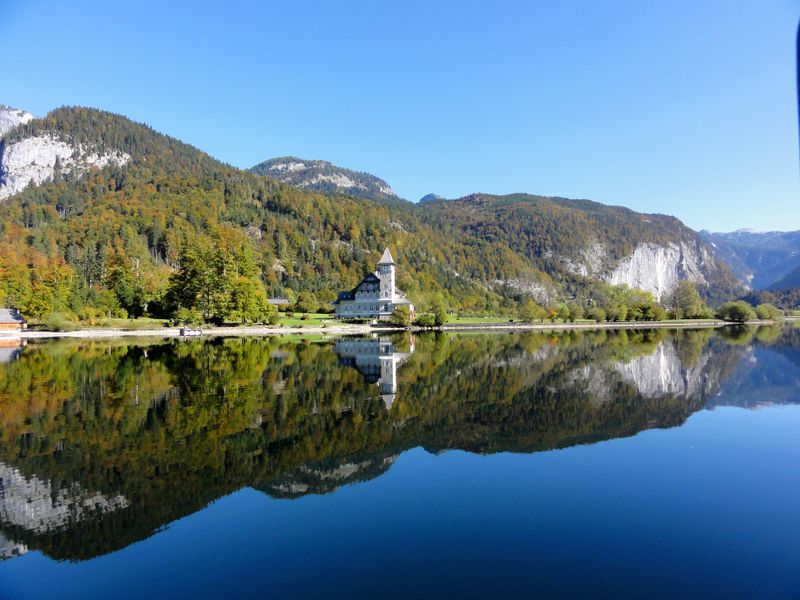 Datei:Schloss Grundlsee 01.jpg