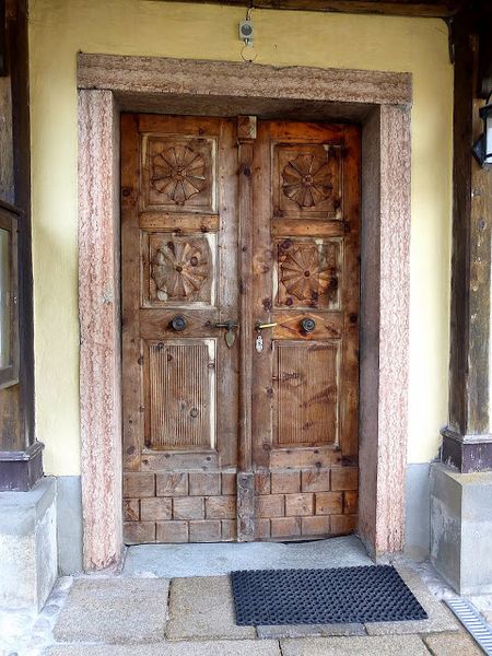 Datei:Klosterkirche Hl.Joseph tür.JPG